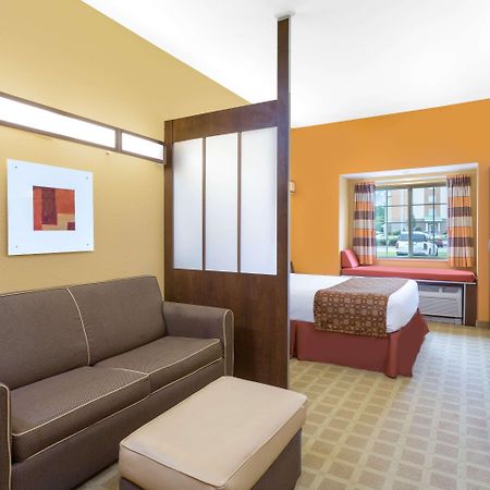 Microtel Inn & Suites By Wyndham University Medical Park Greenville Buitenkant foto
