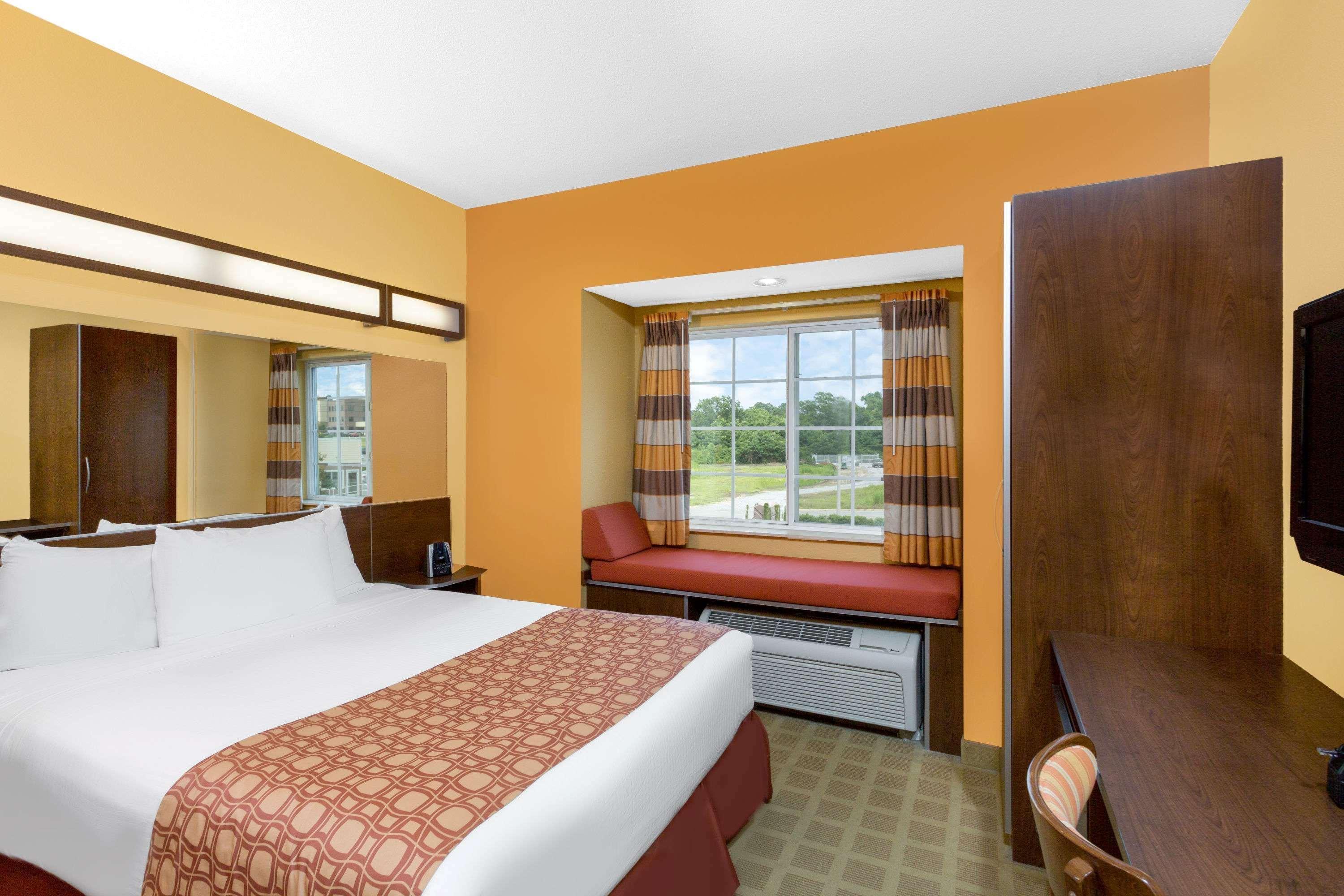 Microtel Inn & Suites By Wyndham University Medical Park Greenville Buitenkant foto