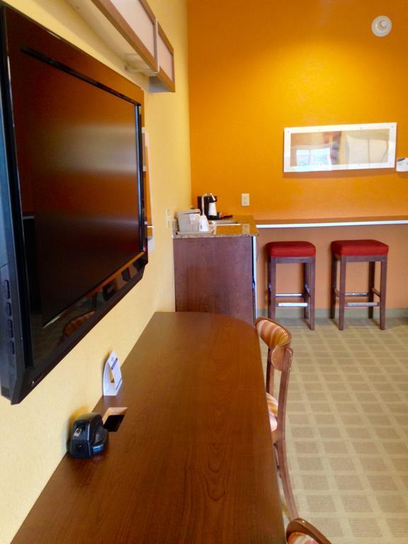 Microtel Inn & Suites By Wyndham University Medical Park Greenville Buitenkant foto